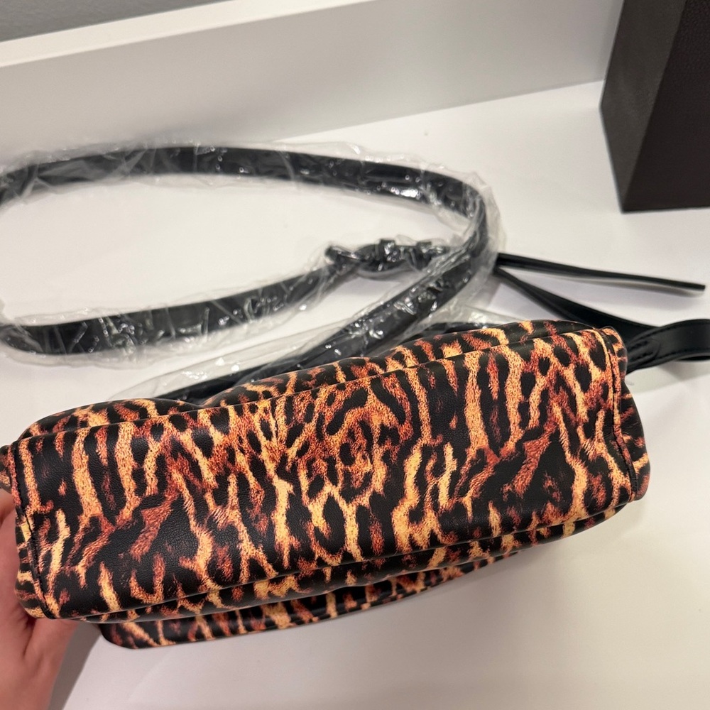 Betsey Johnson Soft Leopard Print Shoulder Bag, NWT - Picture 13 of 16